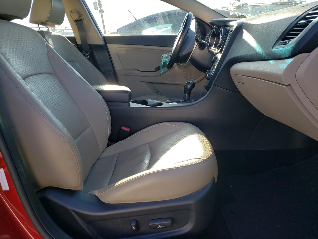 Photo 5 from auction – 2012 KIA OPTIMA EX with VIN 5XXGN4A76CG069622