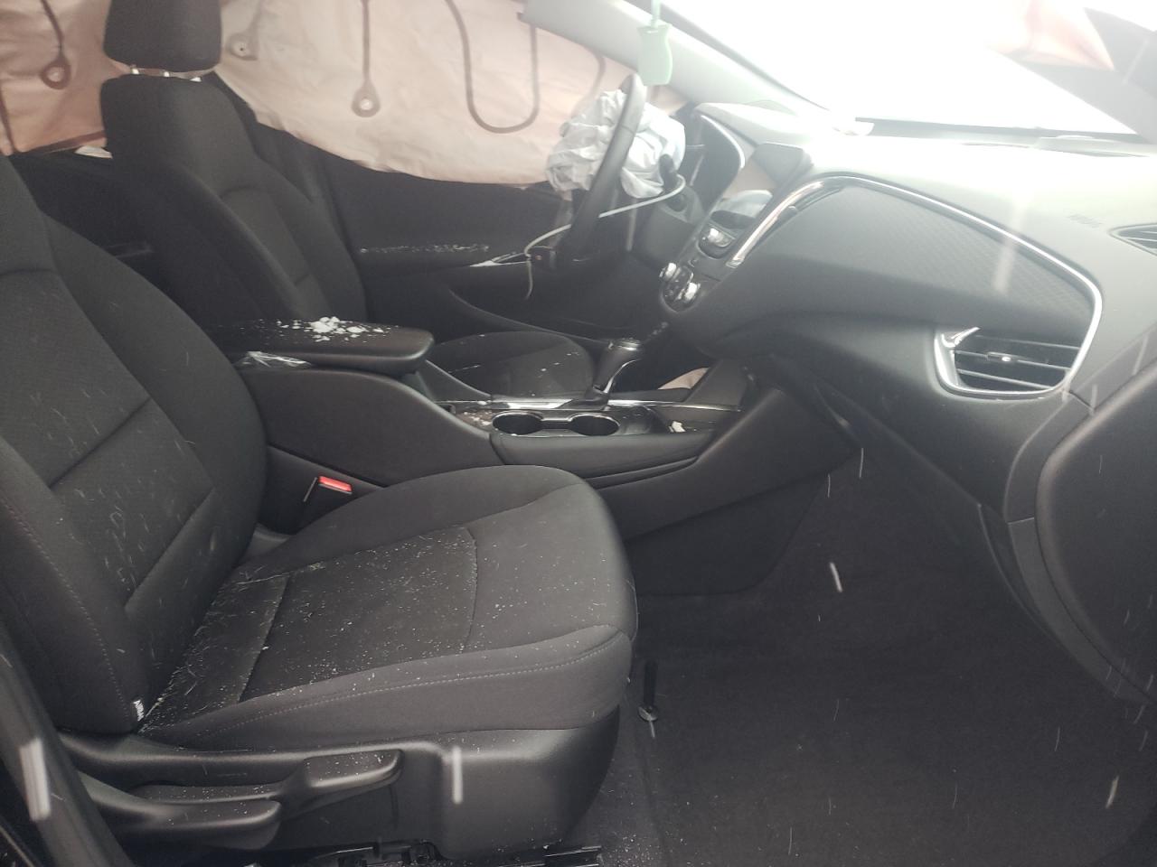 Photo 5 from auction – 2017 CHEVROLET MALIBU LT with VIN 1G1ZE5ST6HF103955