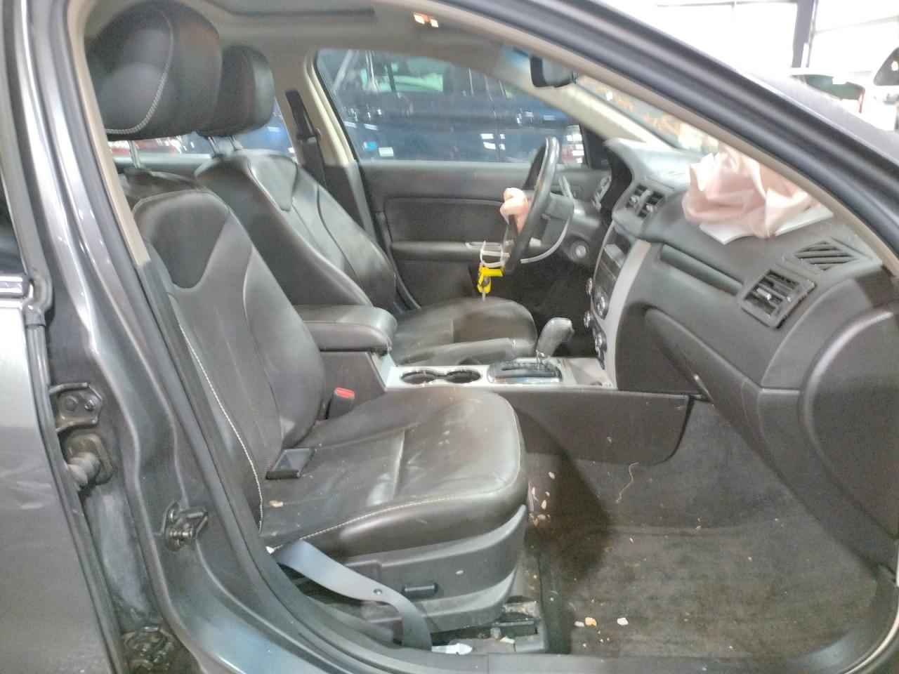Photo 5 from auction – 2010 MERCURY MILAN PREM with VIN 3MEHM0JA5AR645712