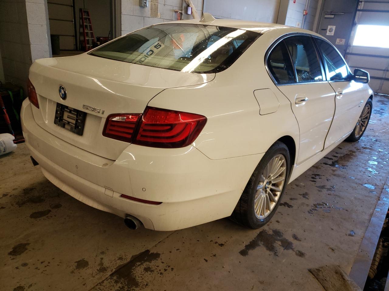 Photo 4 from auction – 2011 BMW 535 XI with VIN WBAFU7C51BC875567