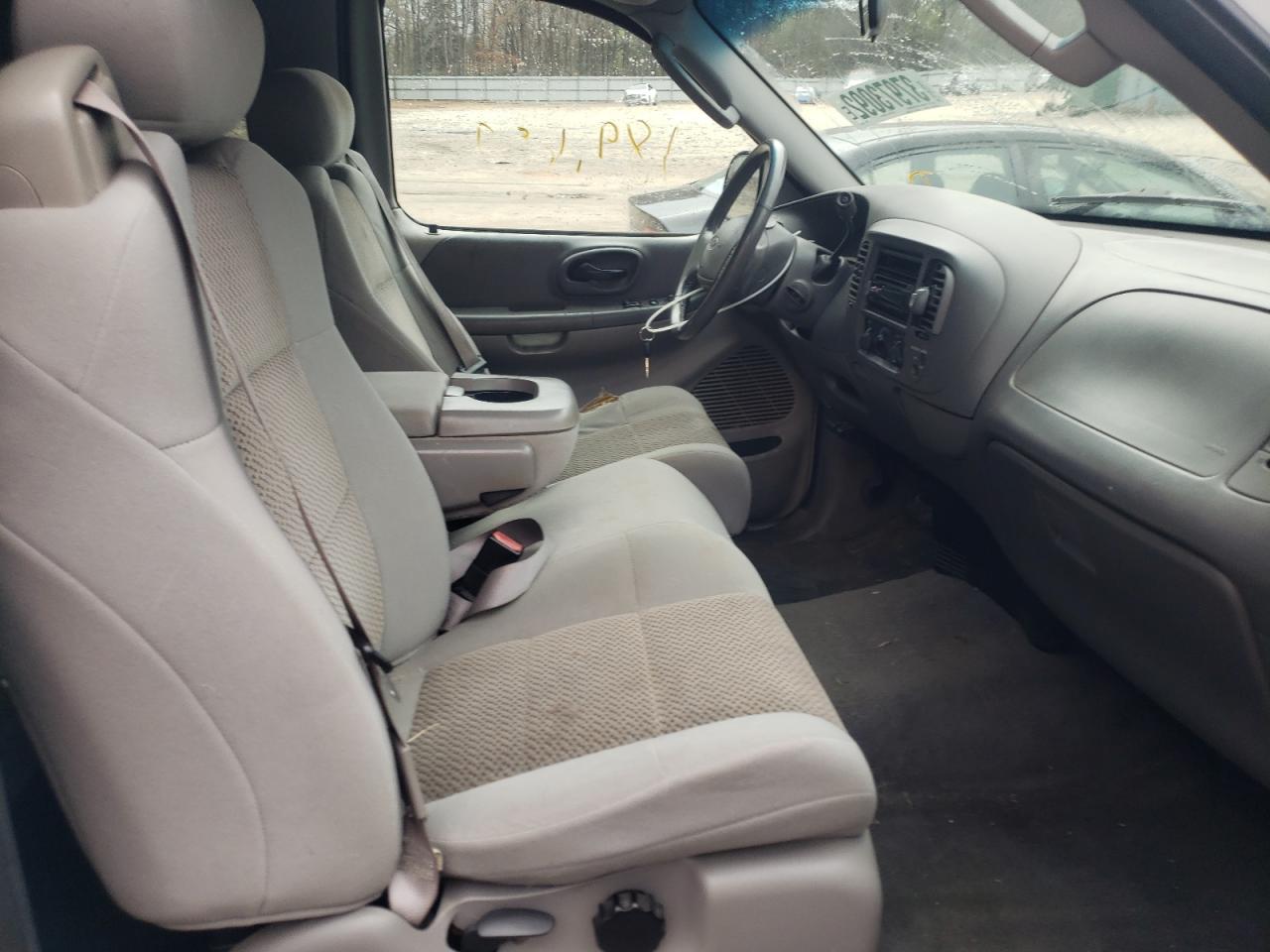Photo 5 from auction – 2004 FORD F-150 HERI with VIN 2FTRX17W34CA18185
