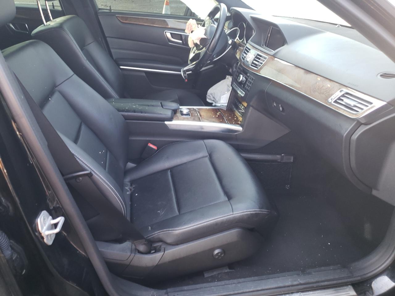 Photo 5 from auction – 2014 MERCEDES-BENZ E 350 4MAT with VIN WDDHF8JB0EA807500