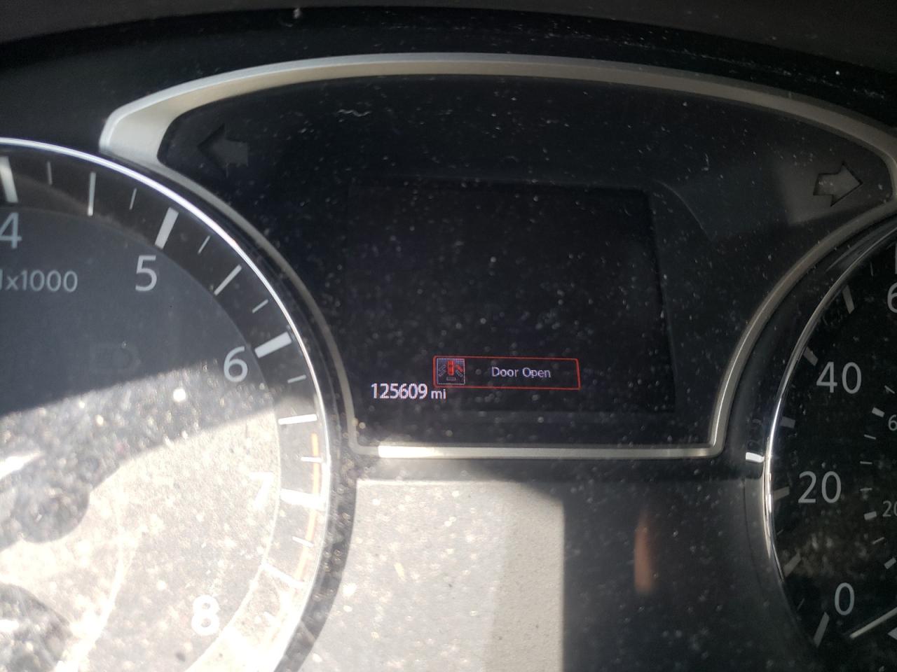 Photo 8 from auction – 2017 NISSAN PATHFINDER with VIN 5N1DR2MM5HC635933