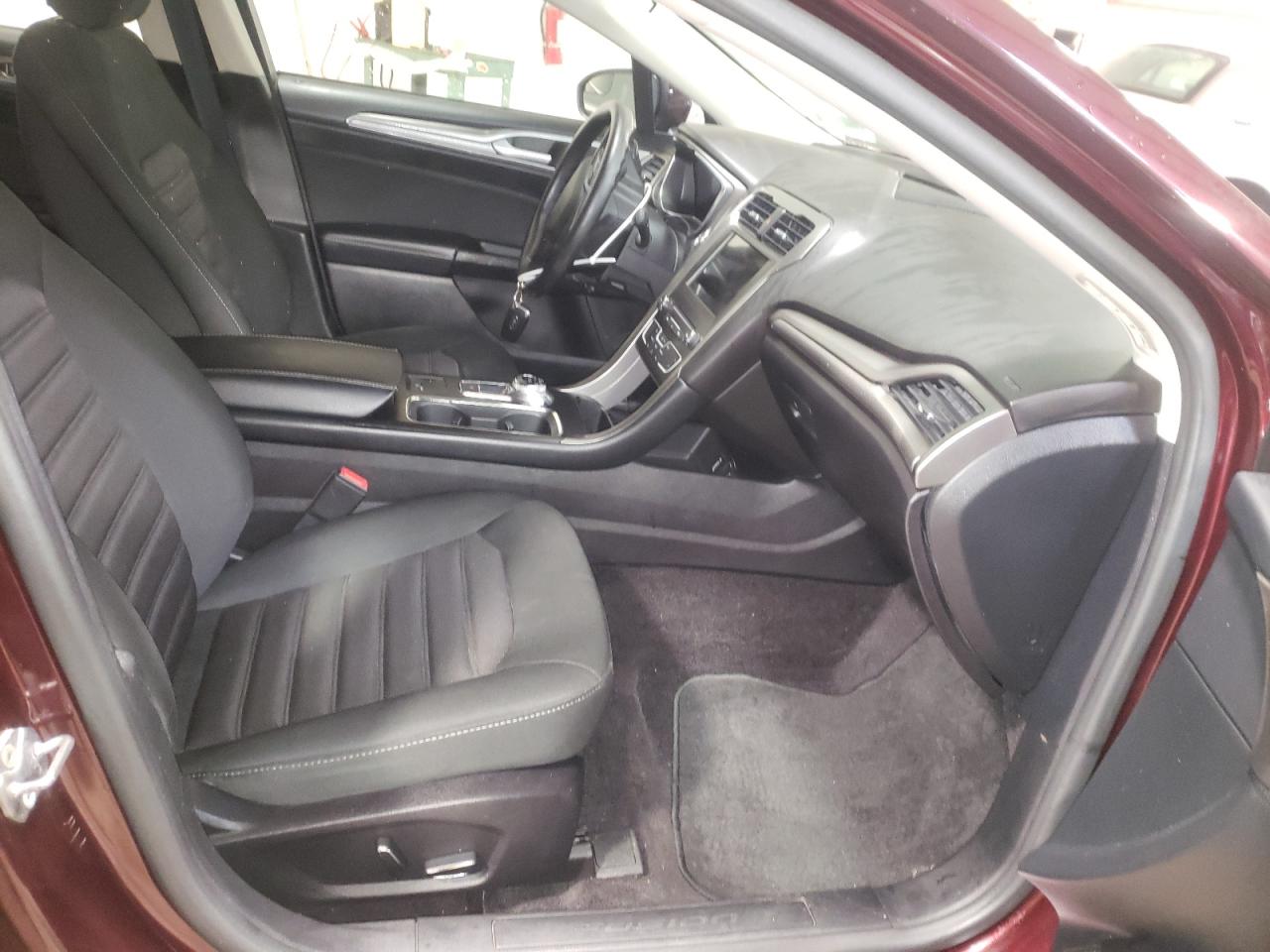 Photo 5 from auction – 2017 FORD FUSION SE with VIN 3FA6P0HD3HR249147