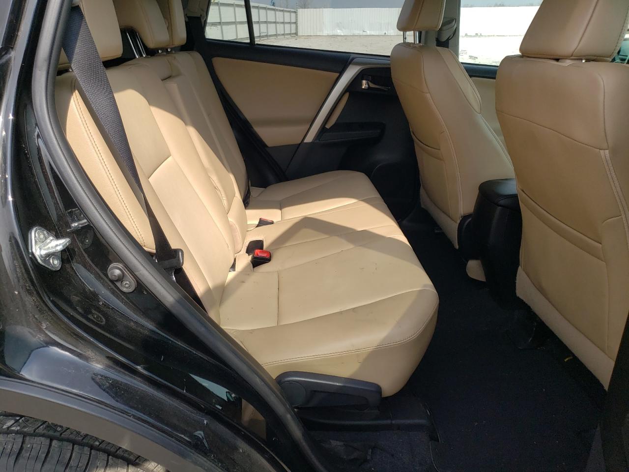 Photo 6 from auction – 2015 TOYOTA RAV4 LIMIT with VIN 2T3DFREVXFW390778