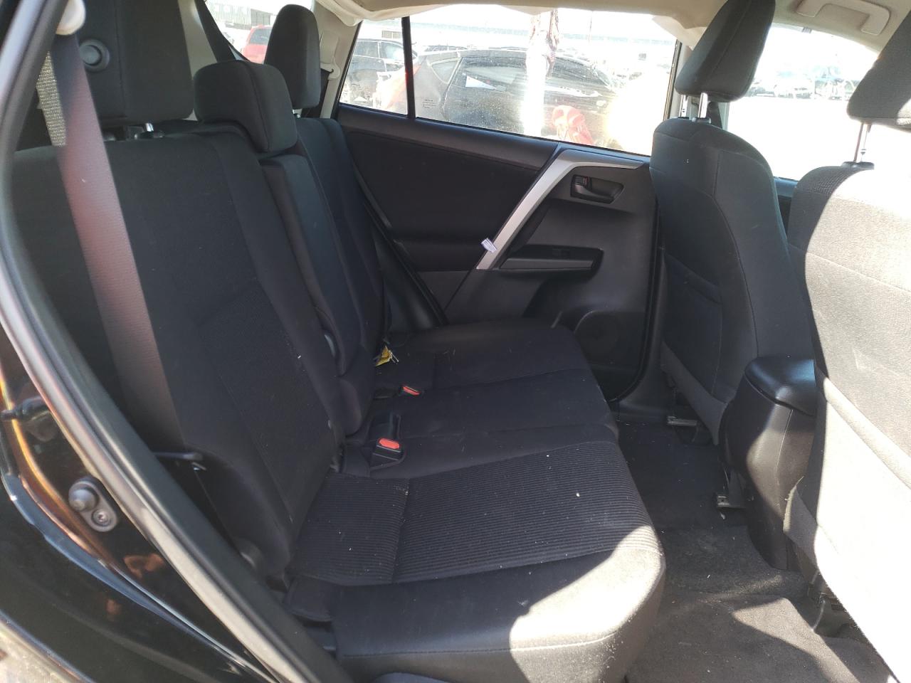 Photo 6 from auction – 2017 TOYOTA RAV4 LE with VIN 2T3ZFREVXHW372015