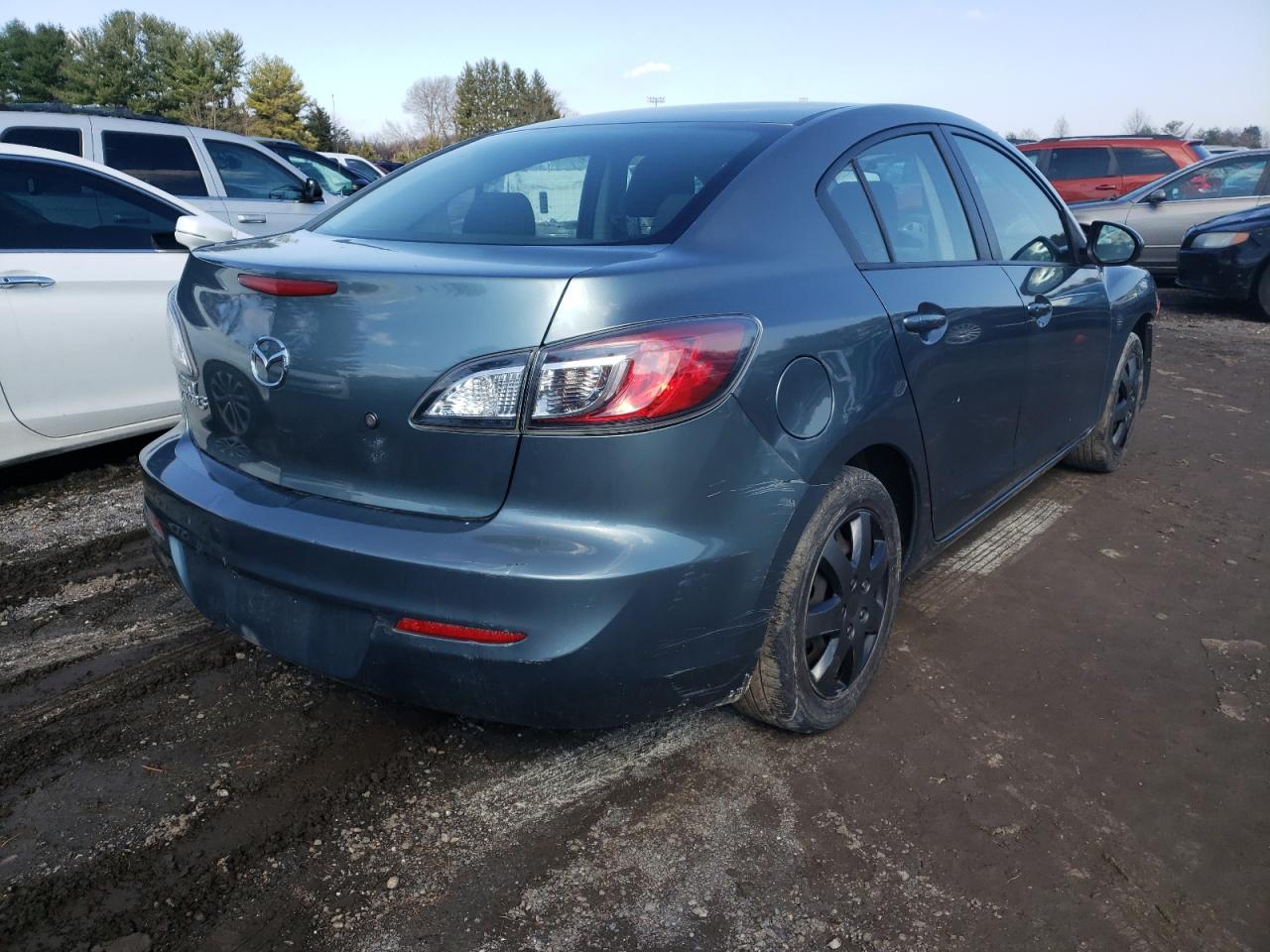 Photo 4 from auction – 2013 MAZDA 3 I with VIN JM1BL1TG4D1723848