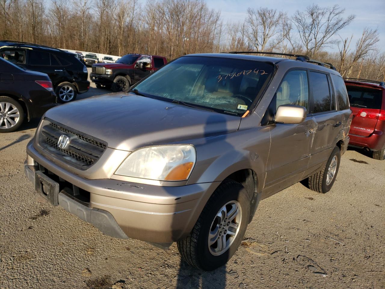 Photo 2 from auction – 2004 HONDA PILOT EXL with VIN 2HKYF18534H598231