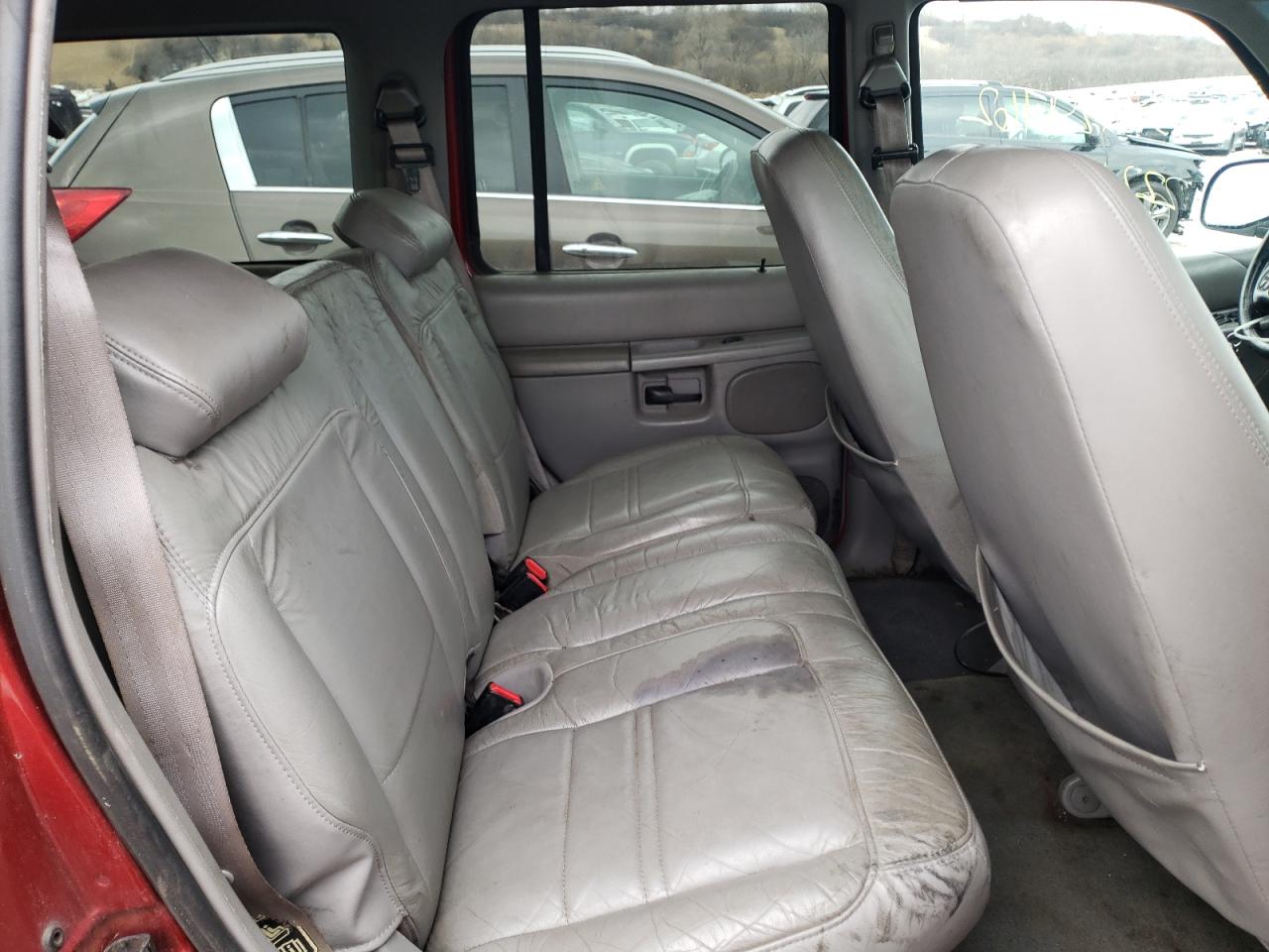 Photo 6 from auction – 2001 MERCURY MOUNTAINEE with VIN 4M2ZU86P01UJ10842