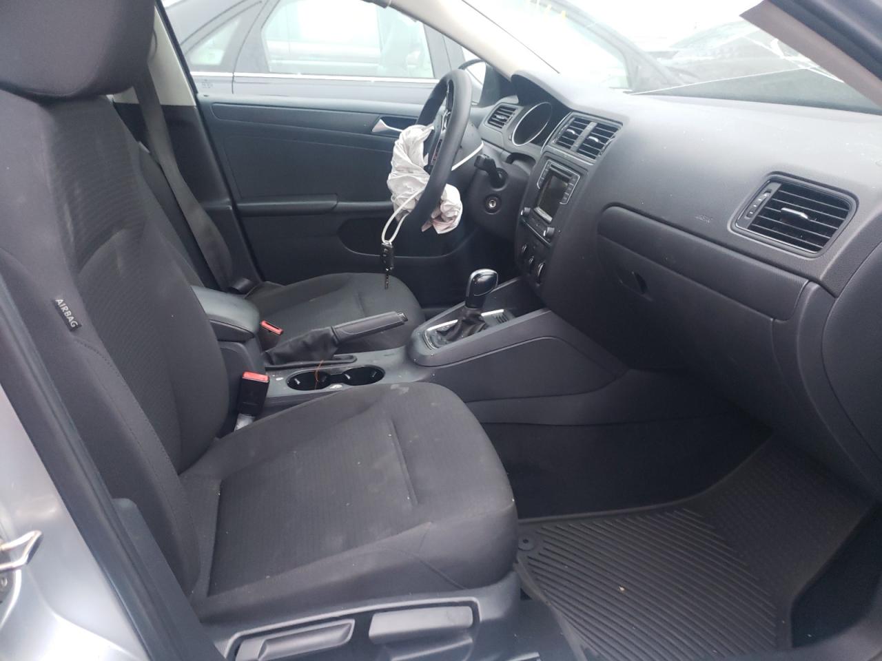 Photo 5 from auction – 2016 VOLKSWAGEN JETTA S with VIN 3VW267AJ1GM234479
