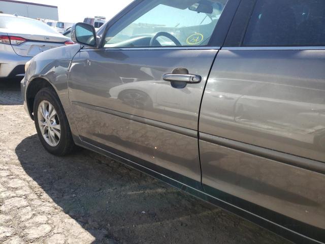 Photo 9 from auction – 2004 TOYOTA CAMRY LE with VIN 4T1BF32K94U570161