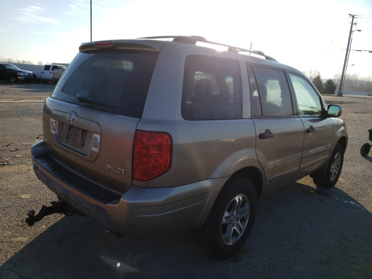 Photo 4 from auction – 2004 HONDA PILOT EXL with VIN 2HKYF18534H598231