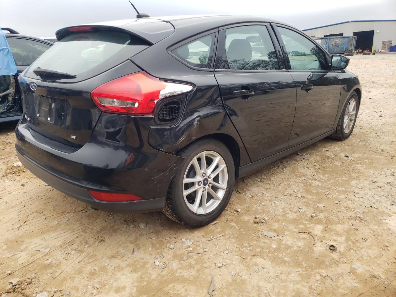 Photo 4 from auction – 2015 FORD FOCUS SE with VIN 1FADP3K21FL343734