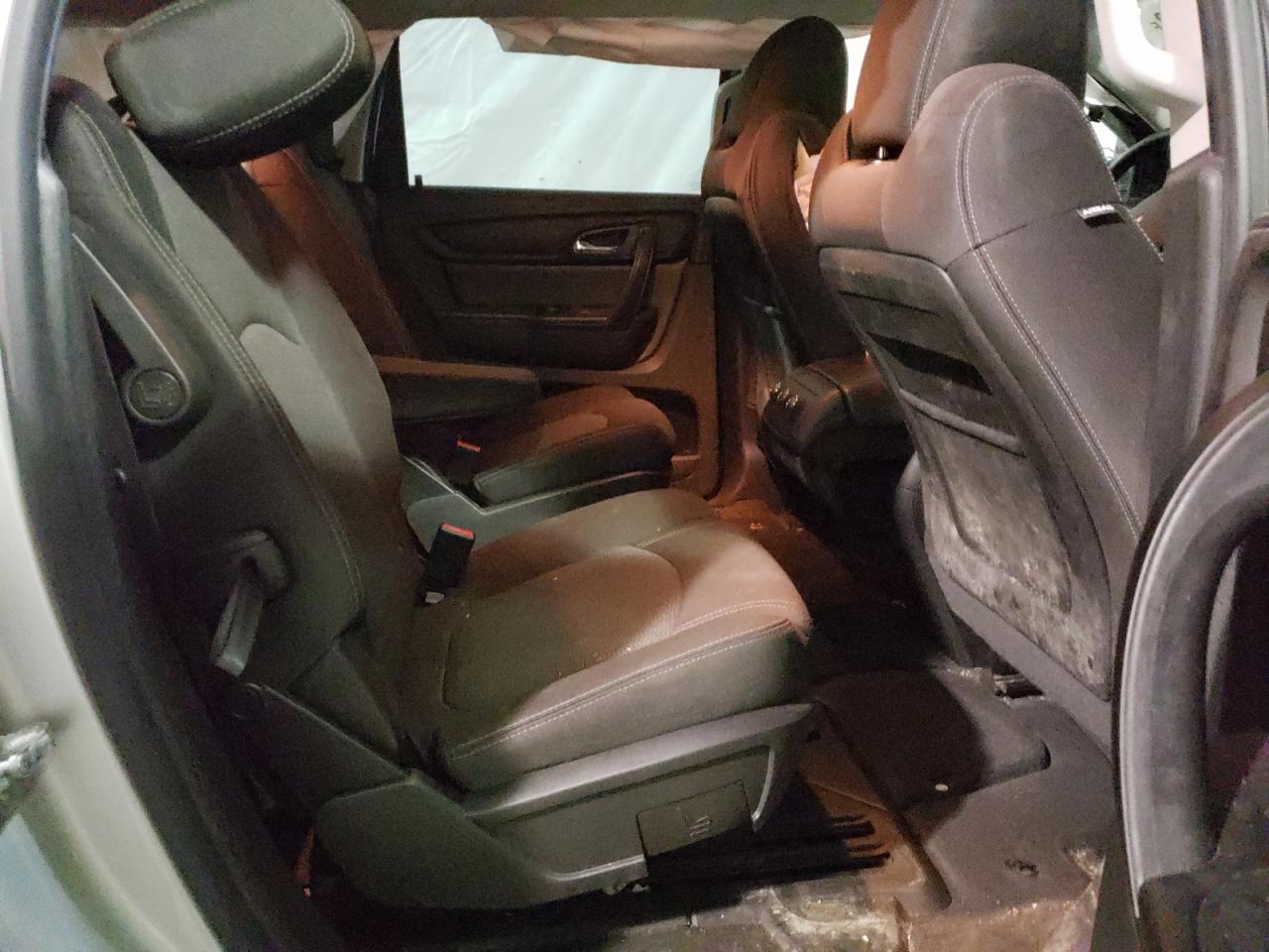 Photo 6 from auction – 2017 CHEVROLET TRAVERSE with VIN 1GNKVGKD8HJ340397