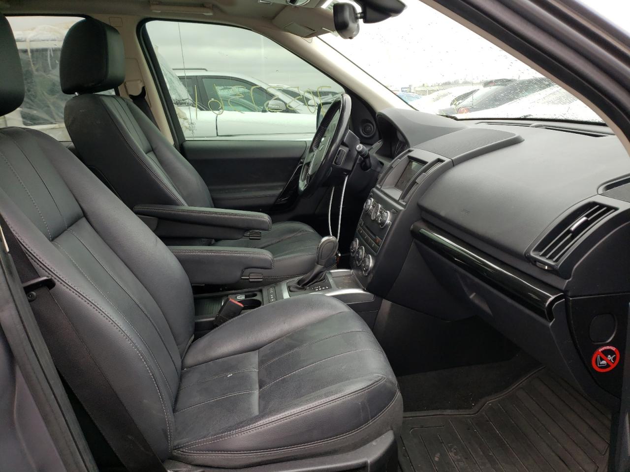 Photo 5 from auction – 2015 LAND ROVER LR2 BASE/H with VIN SALFR2BG8FH424728