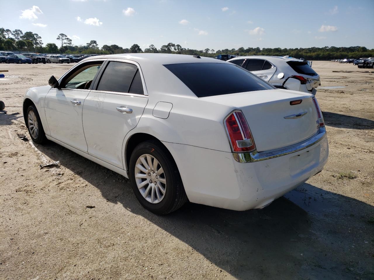 Photo 3 from auction – 2014 CHRYSLER 300C with VIN 2C3CCAEG7EH288669