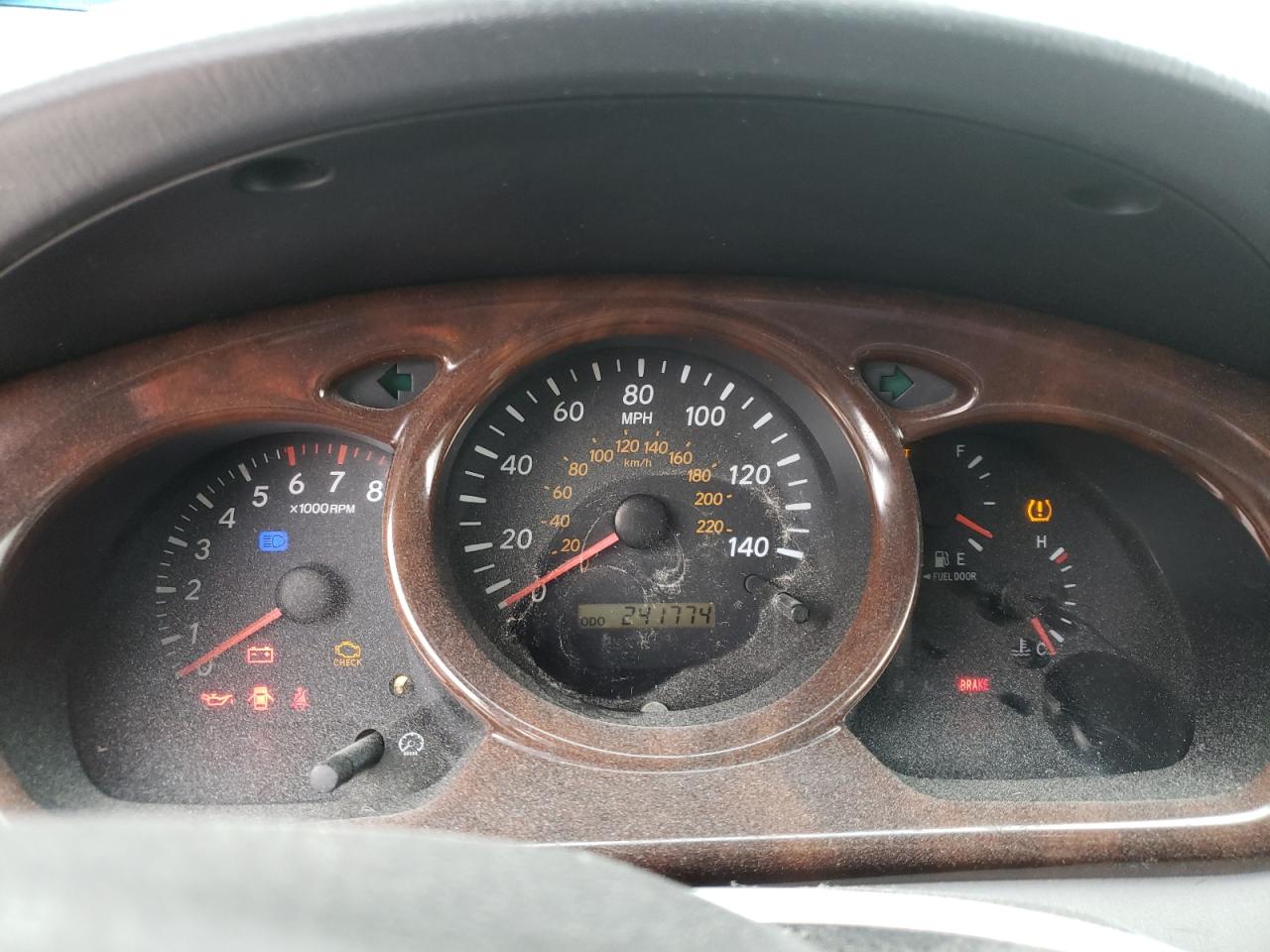 Photo 8 from auction – 2005 TOYOTA HIGHLANDER with VIN JTEGP21A150045867