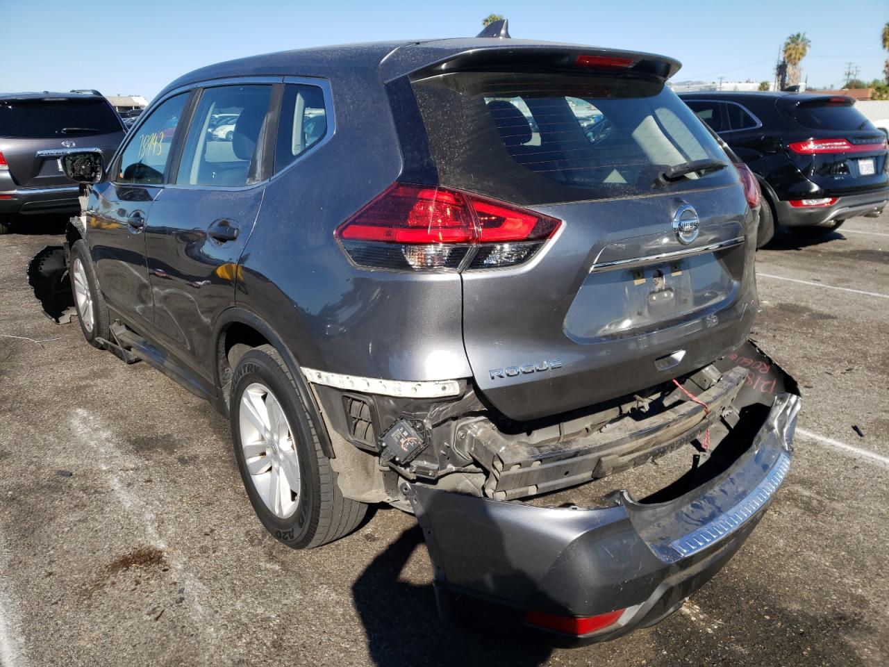 Photo 3 from auction – 2017 NISSAN ROGUE S with VIN KNMAT2MTXHP606386
