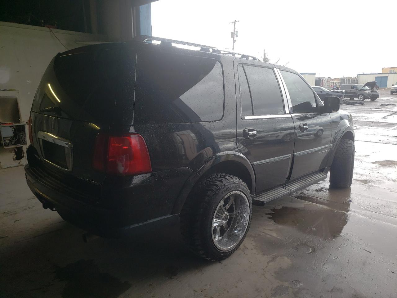 Zdjęcie 4 z aukcji – 2008 LINCOLN NAVIGATOR z VIN 5LMFU28596LJ10037
