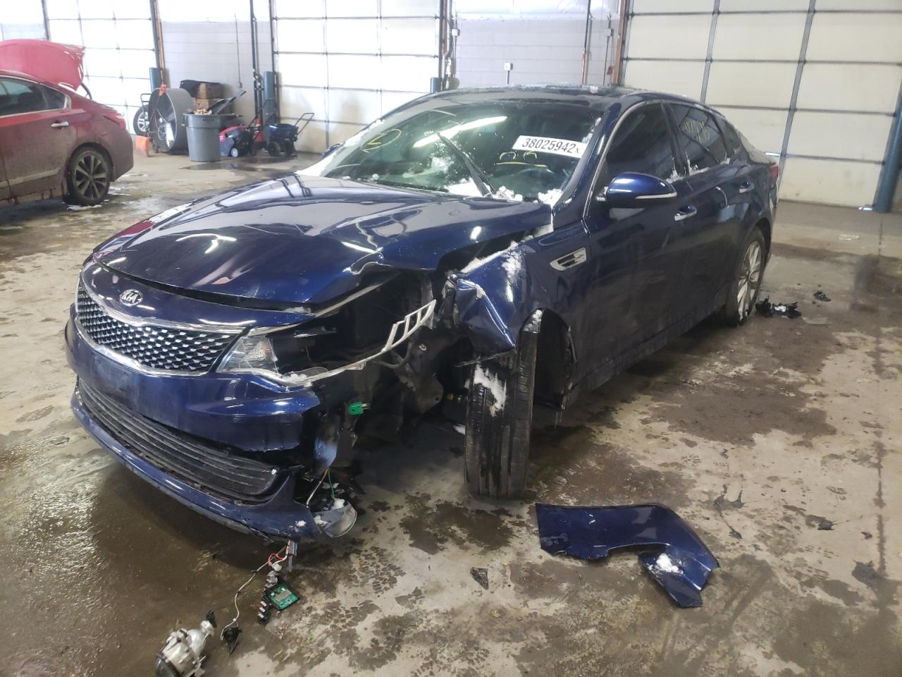 Photo 2 from auction – 2018 KIA OPTIMA EX with VIN 5XXGU4L39JG211973