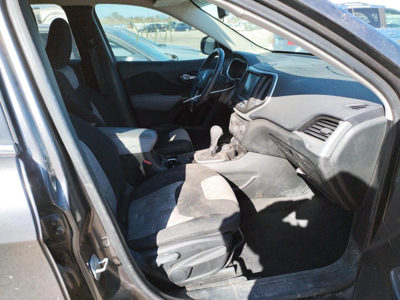 Photo 5 from auction – 2014 JEEP CHEROKEE L with VIN 1C4PJMCB7EW185944