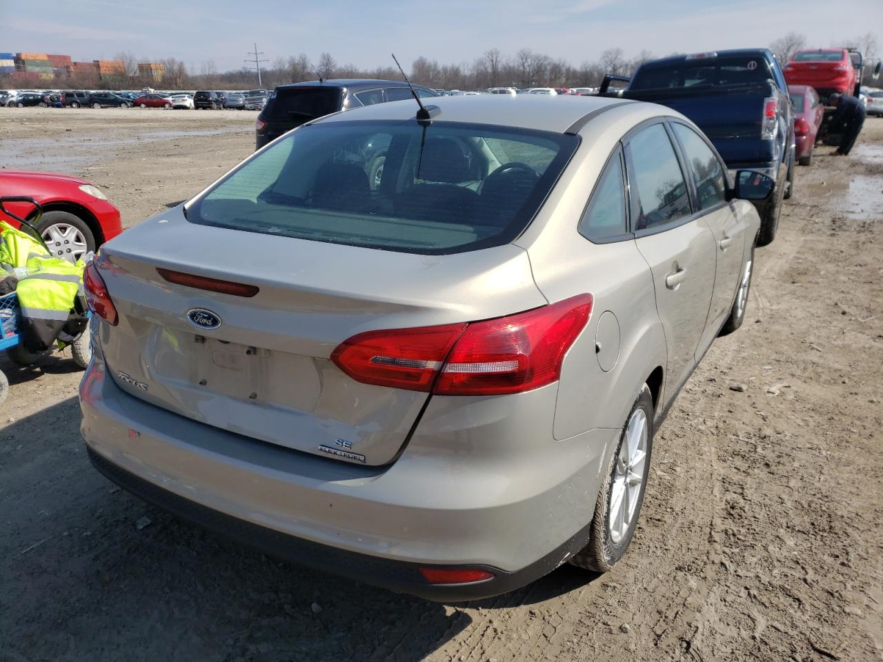 Photo 4 from auction – 2016 FORD FOCUS SE with VIN 1FADP3F2XGL390630