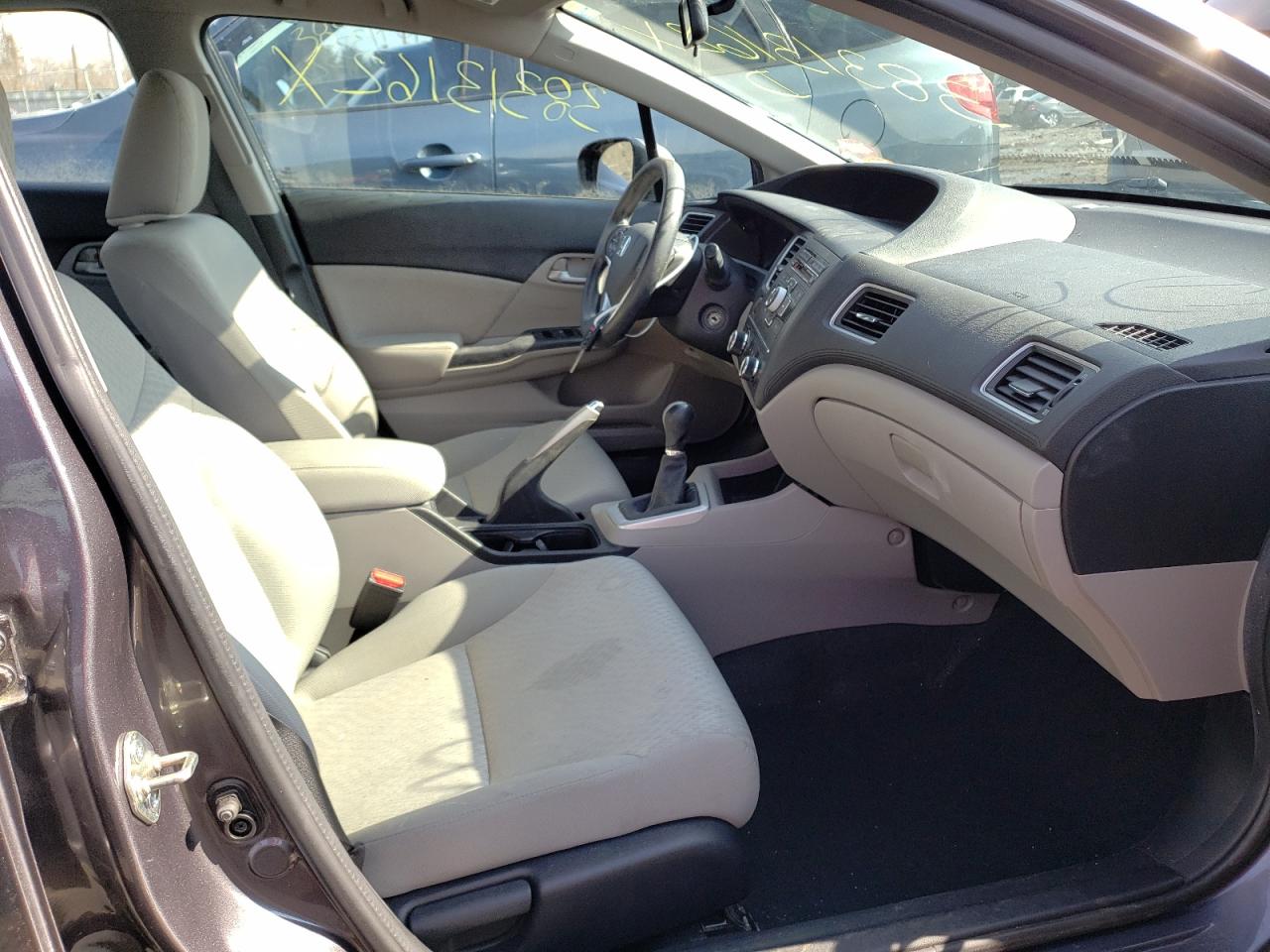 Photo 5 from auction – 2014 HONDA CIVIC LX with VIN 19XFB2E51EE045385