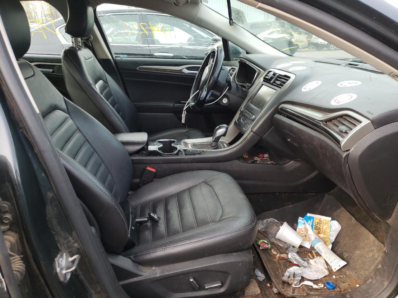 Photo 5 from auction – 2016 FORD FUSION SE with VIN 3FA6P0PU2GR187935