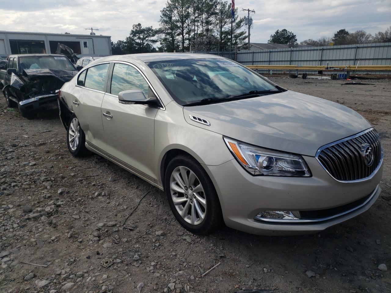 BUICK LACROSSE 2016 with VIN 1G4GB5G37GF106678 - Photo from auction