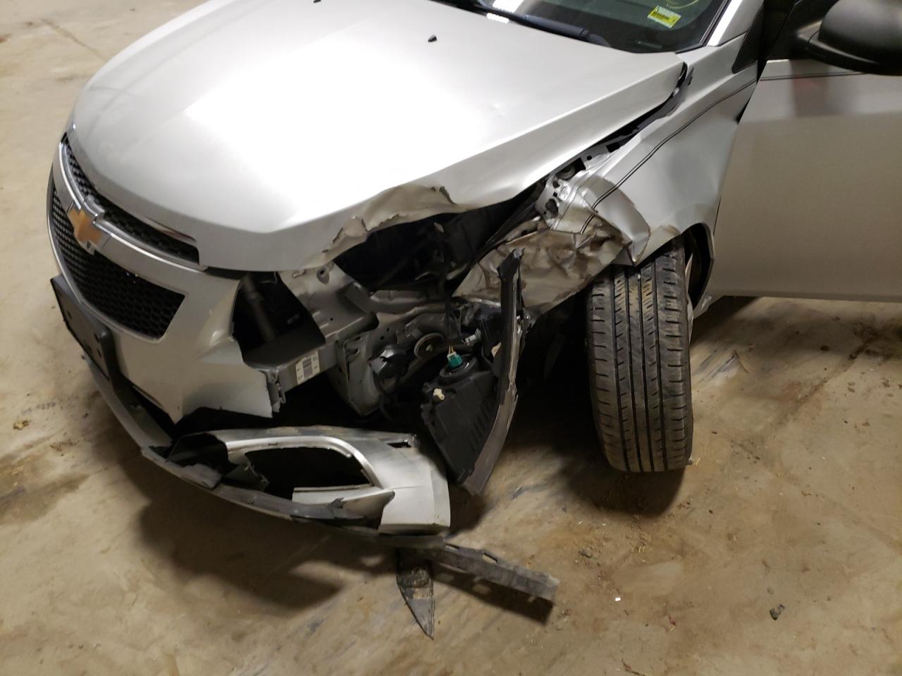 Photo 9 from auction – 2012 CHEVROLET CRUZE with VIN 1G1PC5SH7C7398091