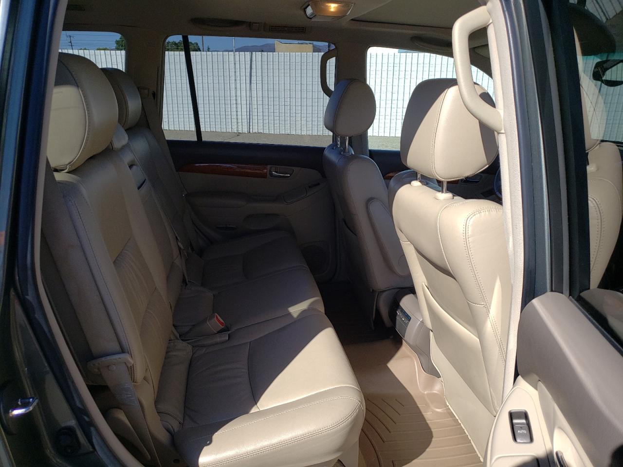 Photo 6 from auction – 2006 LEXUS GX 470 with VIN JTJBT20X260107873