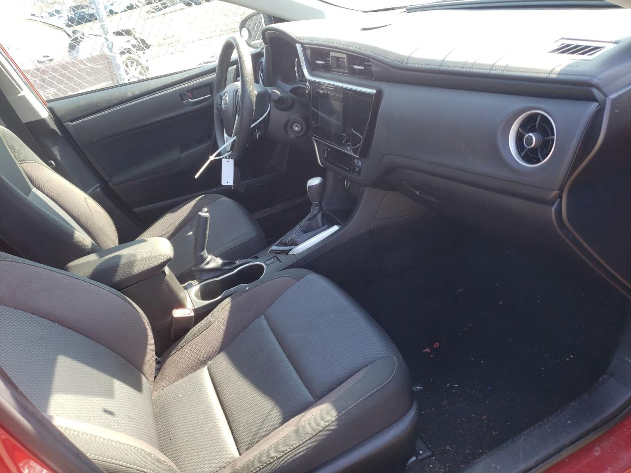 Photo 5 from auction – 2018 TOYOTA COROLLA L with VIN 5YFBURHE6JP750124