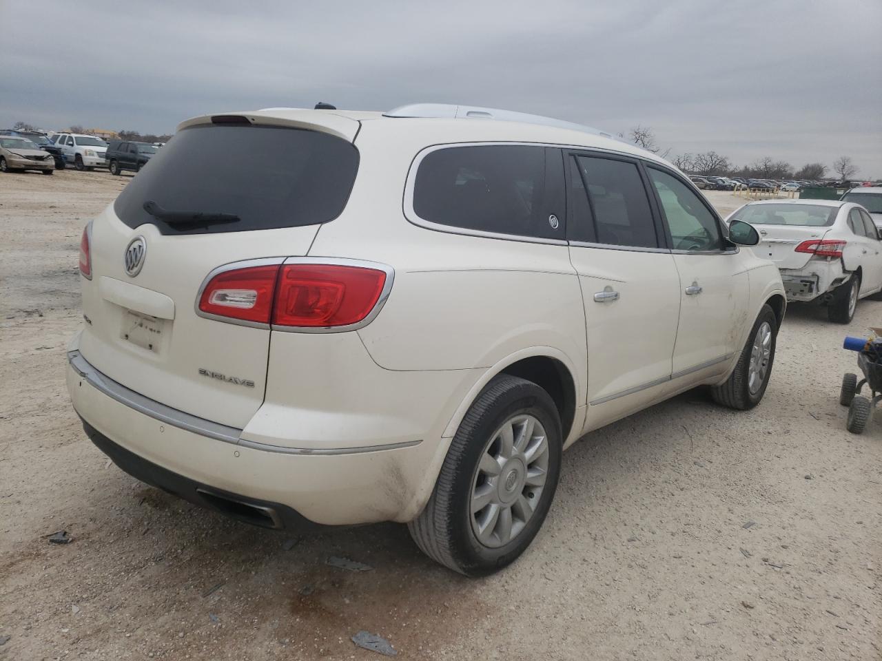 Photo 4 from auction – 2015 BUICK ENCLAVE with VIN 5GAKRCKD6FJ266420