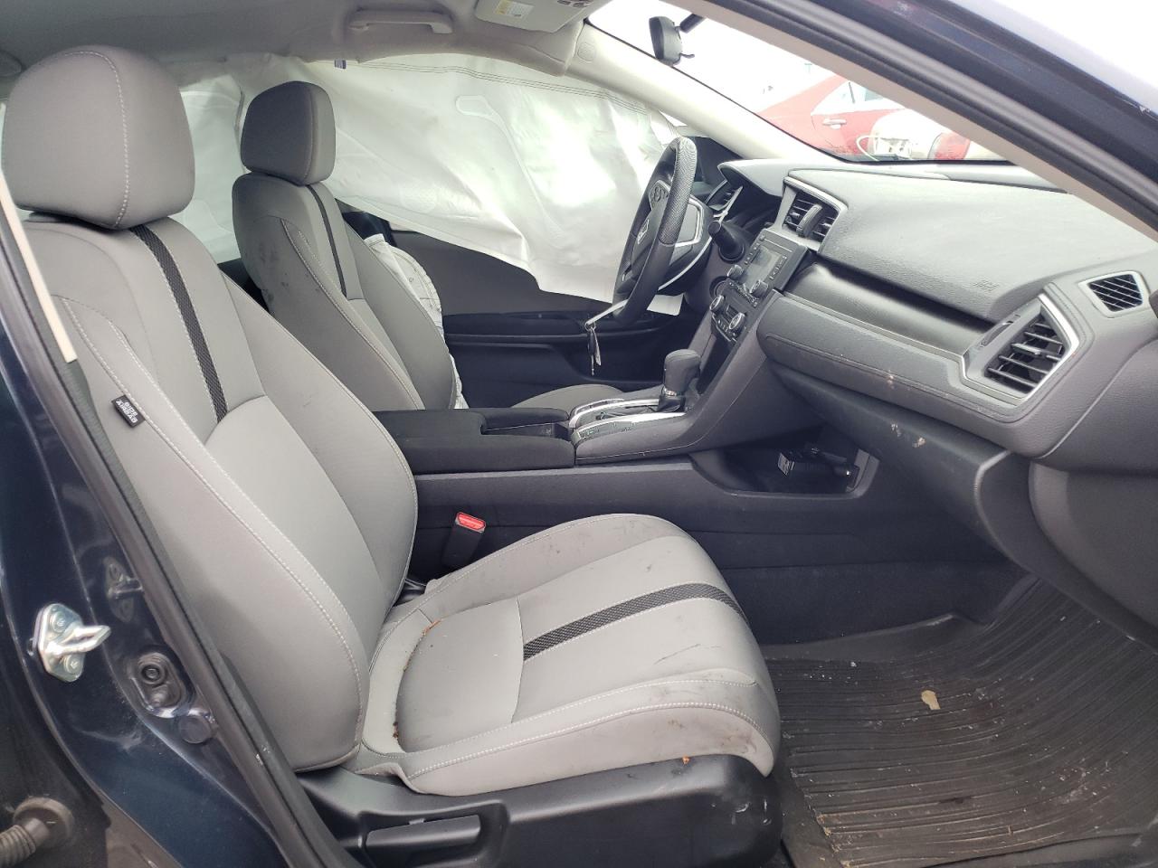 Photo 5 from auction – 2020 HONDA CIVIC LX with VIN 19XFC2F64LE026525