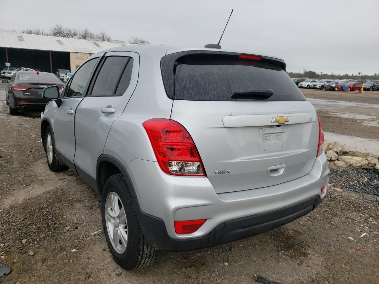 Photo 3 from auction – 2020 CHEVROLET TRAX LS with VIN 3GNCJKSB5LL331496