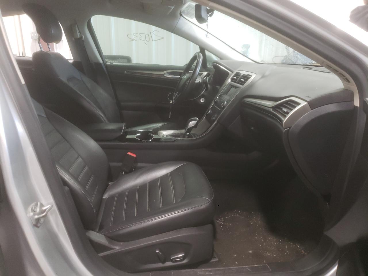 Photo 5 from auction – 2014 FORD FUSION SE with VIN 3FA6P0H94ER276915