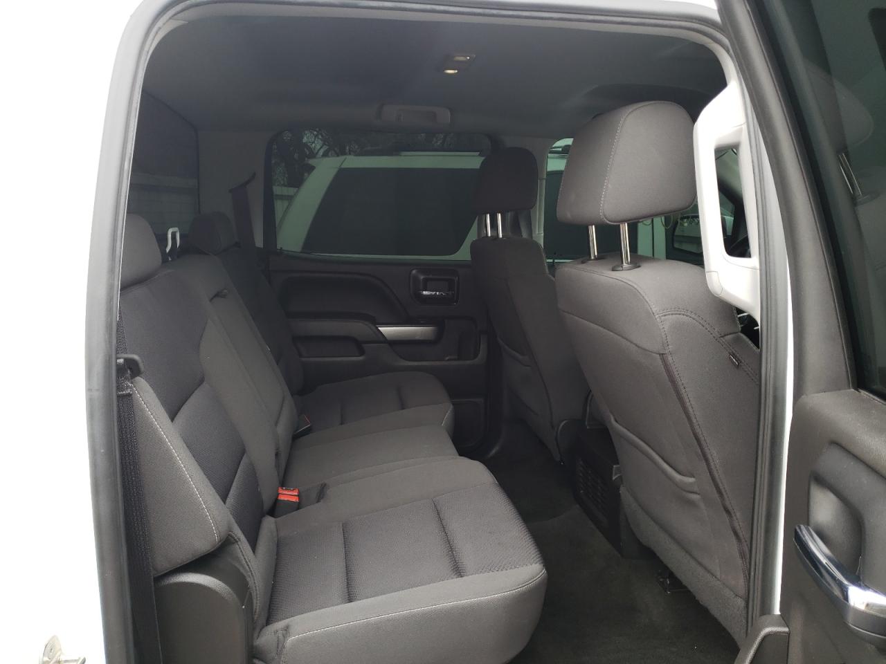 Photo 6 from auction – 2018 CHEVROLET SILVERADO with VIN 3GCUCRER0JG432797