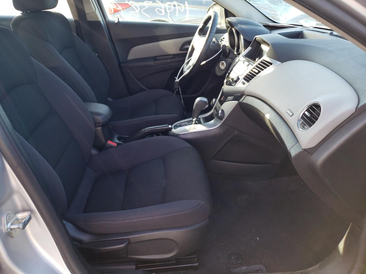 Photo 5 from auction – 2012 CHEVROLET CRUZE LS with VIN 1G1PC5SH7C7264701