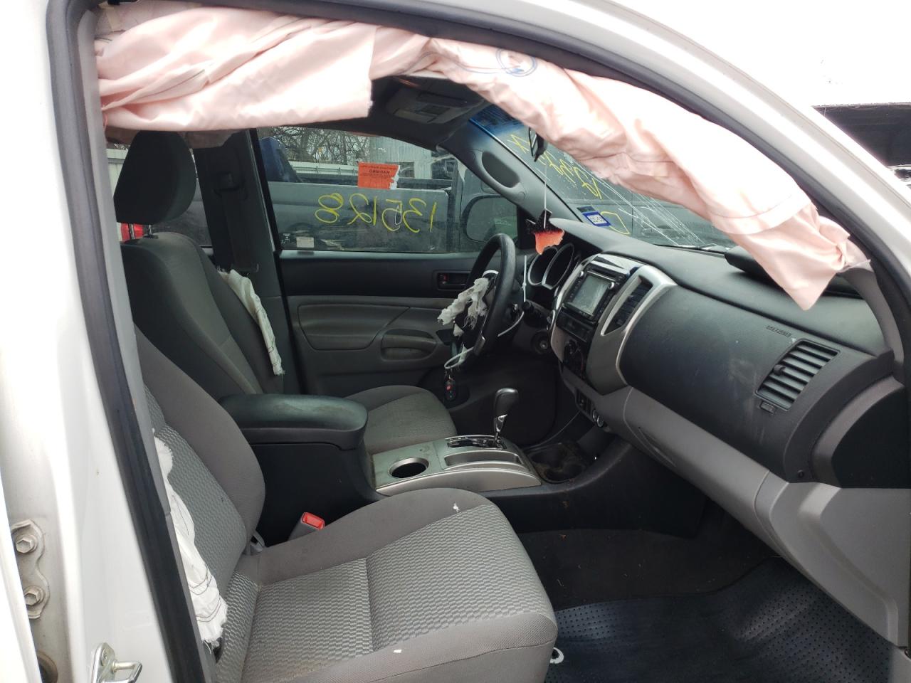 Photo 5 from auction – 2015 TOYOTA TACOMA DOU with VIN 5TFLU4EN1FX123237