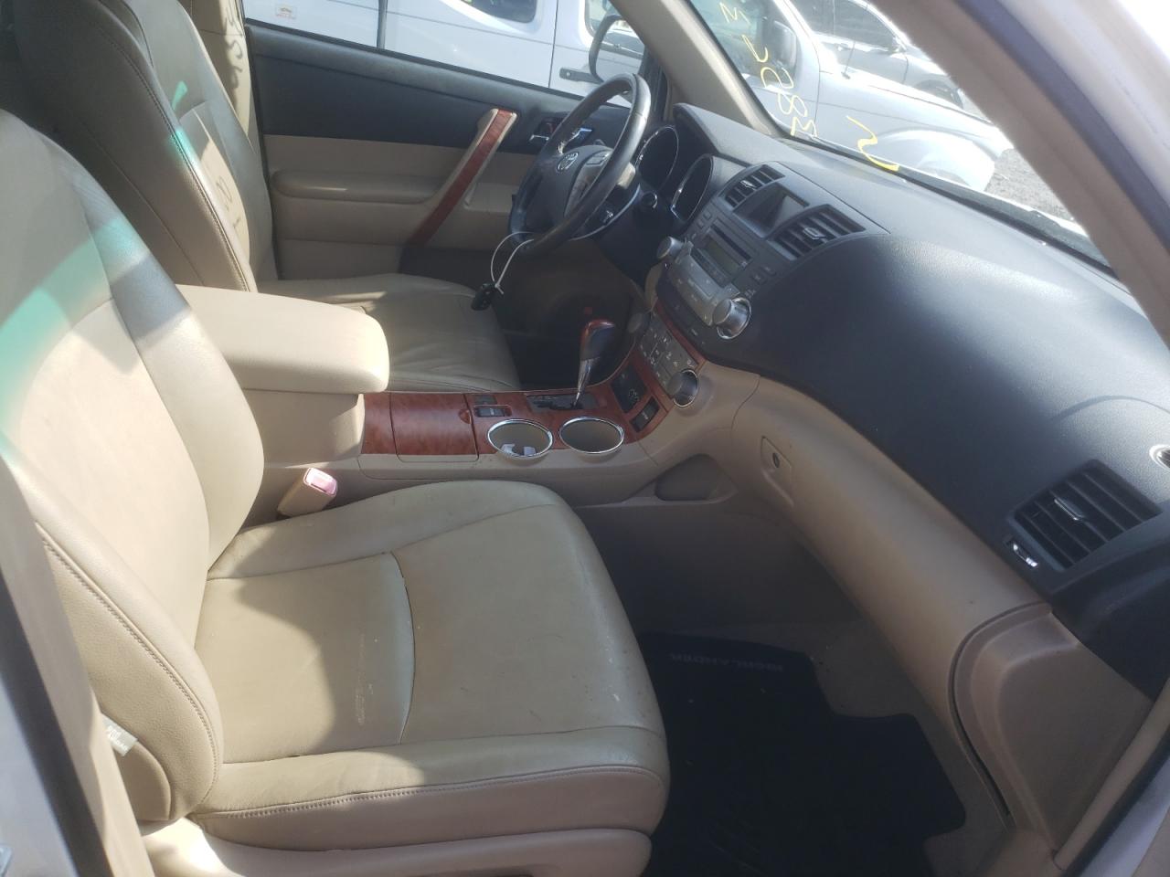Photo 5 from auction – 2008 TOYOTA HIGHLANDER with VIN JTEDS42A282060138