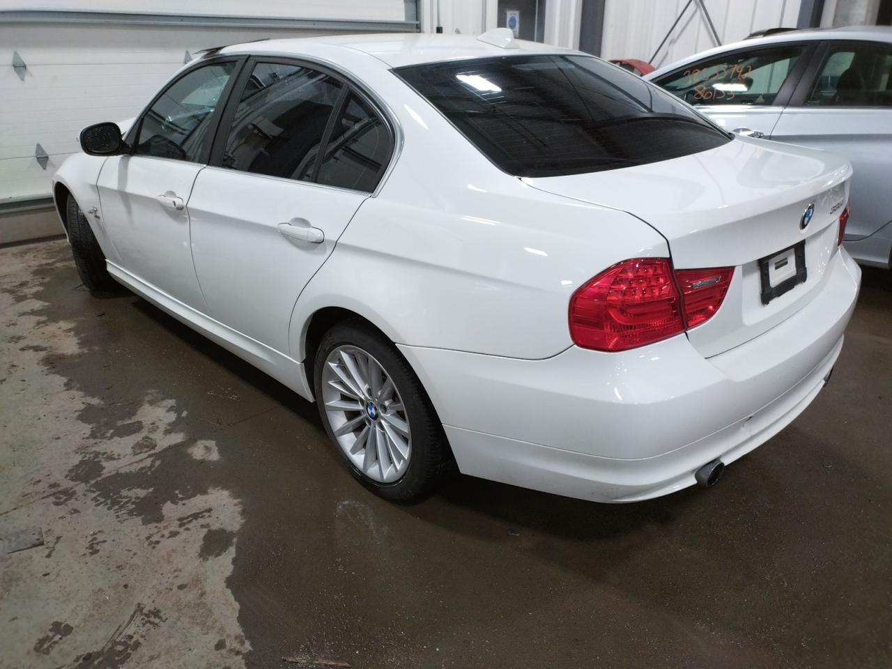 Photo 3 from auction – 2011 BMW 335 XI with VIN WBAPL5G51BNN22840