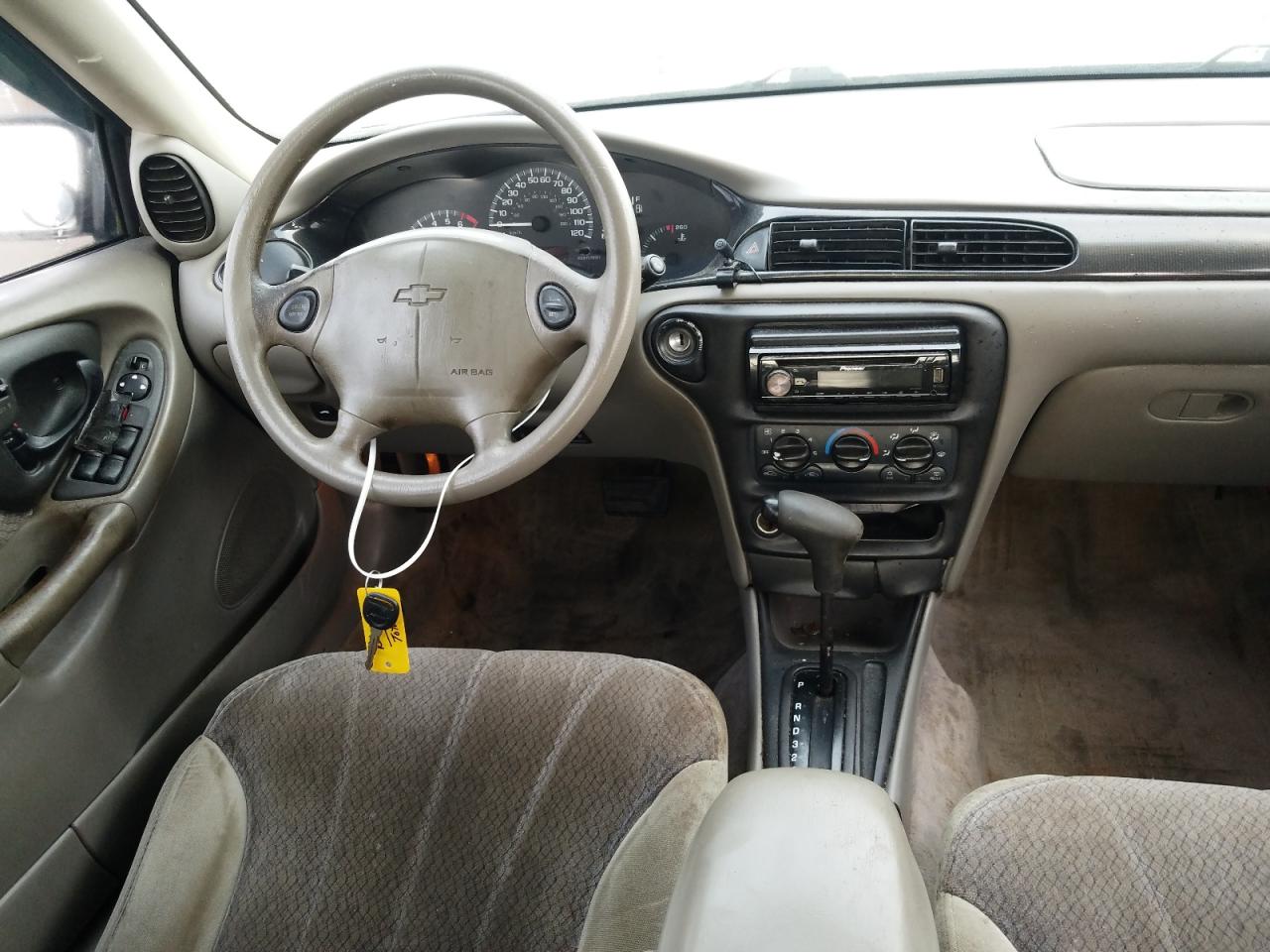 Photo 9 from auction – 2000 CHEVROLET MALIBU with VIN 1G1ND52J0Y6149345