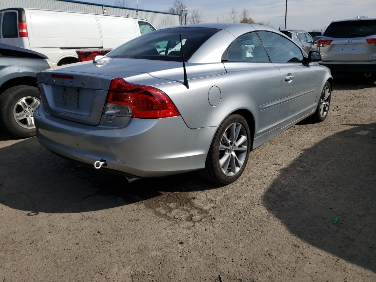Photo 4 from auction – 2011 VOLVO C70 T5 with VIN YV1672MC6BJ116090