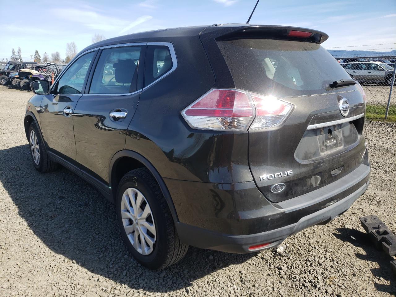 Photo 3 from auction – 2015 NISSAN ROGUE S with VIN 5N1AT2MV4FC885741