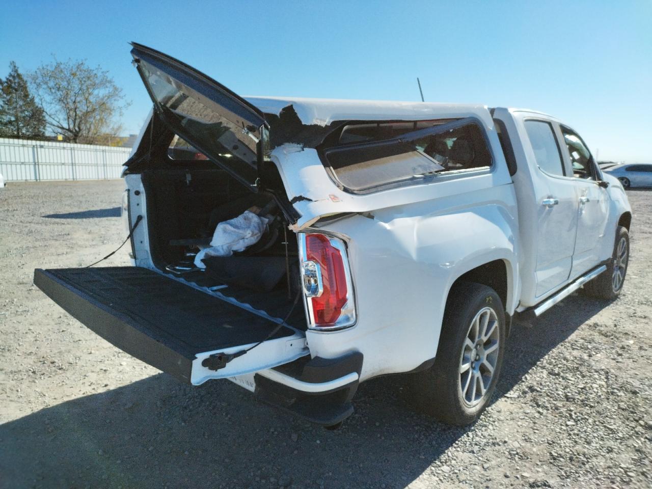 Photo 4 from auction – 2019 GMC CANYON DEN with VIN 1GTP6EE12K1137725