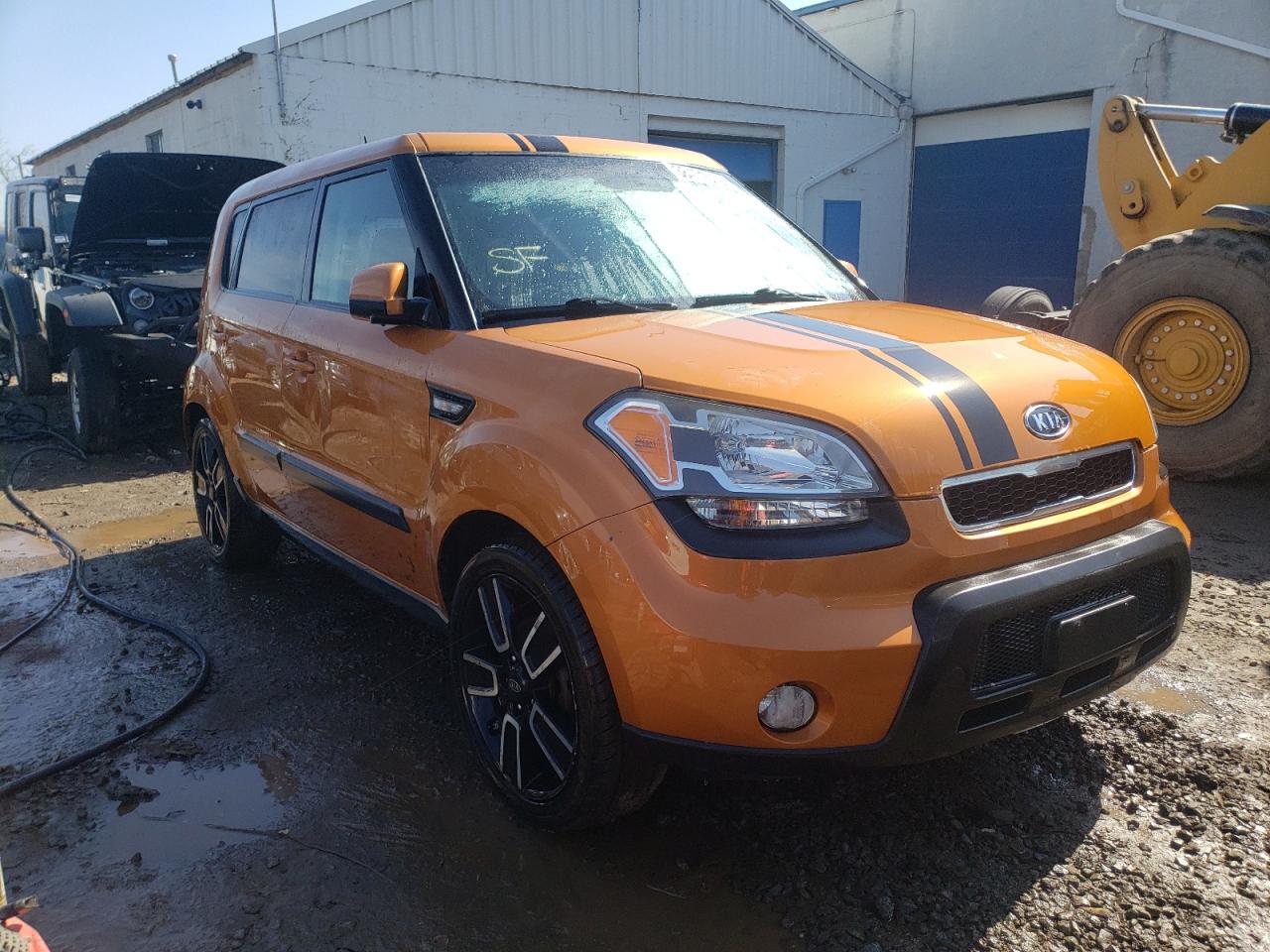 KIA SOUL + 2010 with VIN KNDJT2A28A7110195 - Photo from auction