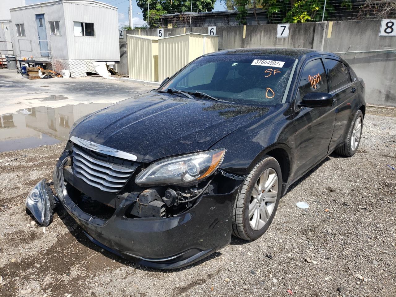 Photo 2 from auction – 2013 CHRYSLER 200 TOURIN with VIN 1C3CCBBB9DN705617
