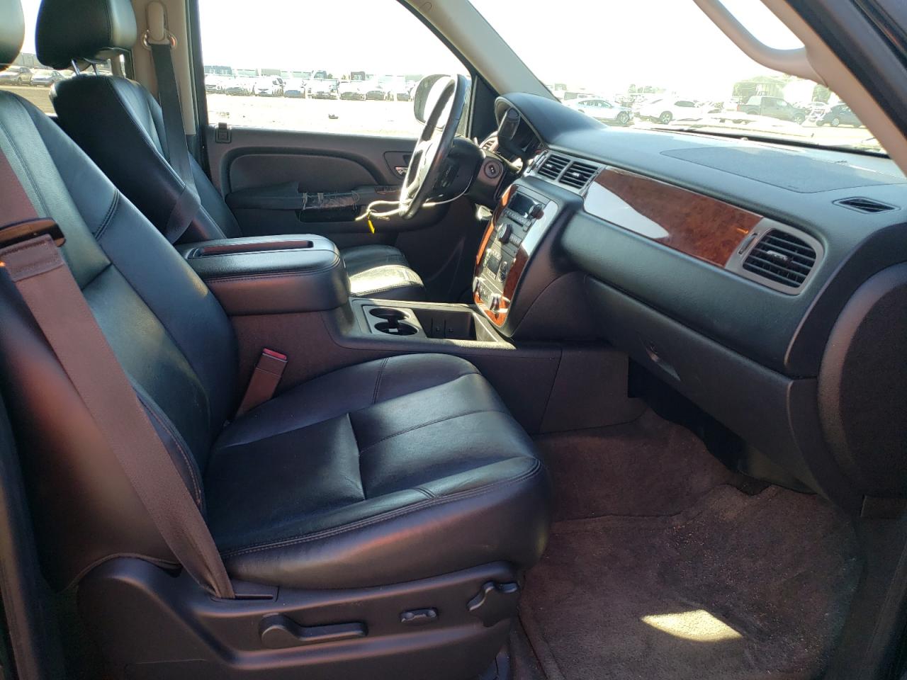 Photo 5 from auction – 2013 CHEVROLET TAHOE C150 with VIN 1GNSCBE06DR301353