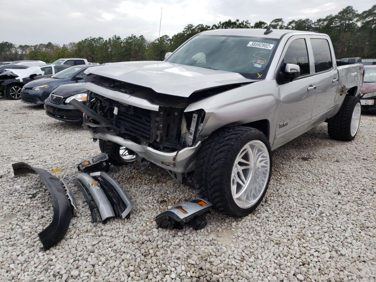 Photo 2 from auction – 2017 CHEVROLET SILVERADO with VIN 3GCUKREC5HG231535