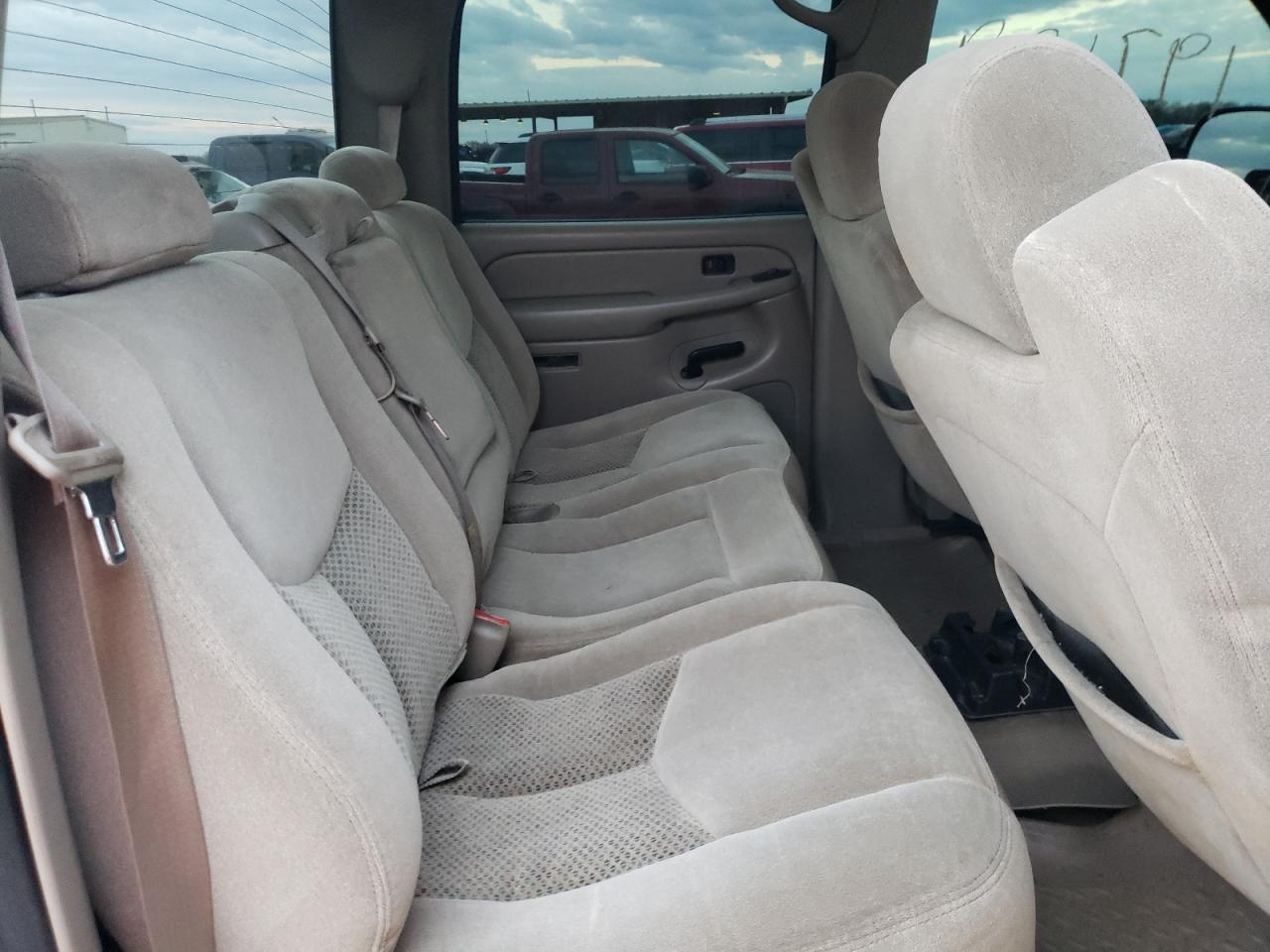 Photo 6 from auction – 2004 CHEVROLET SILVERADO with VIN 2GCEK13T841287738